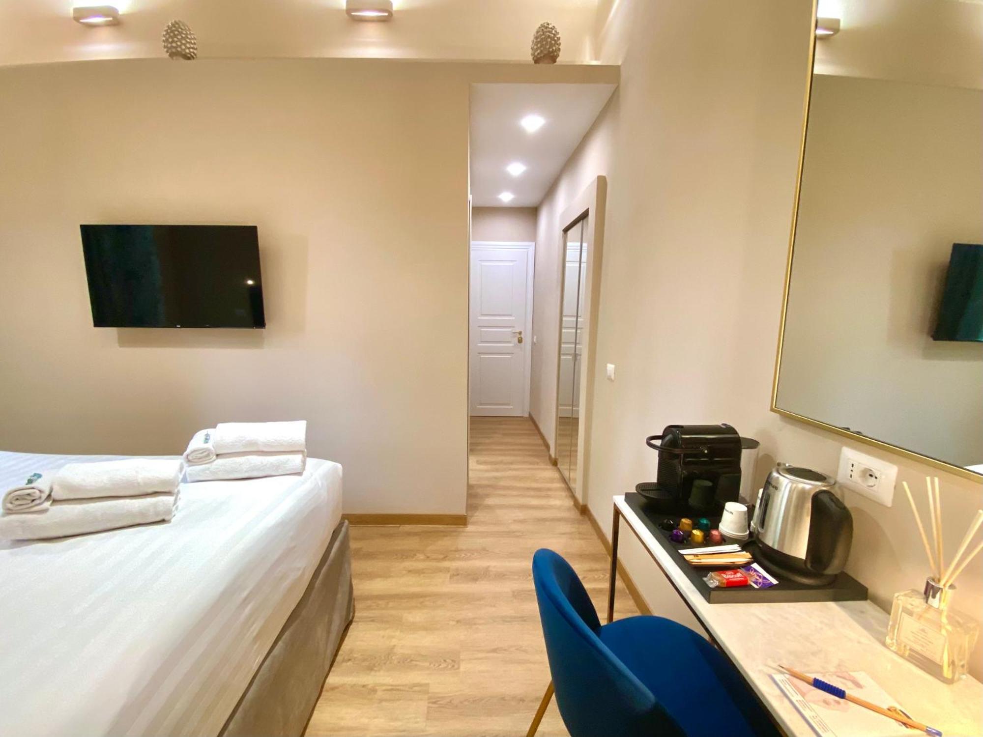 Queen Of Rome Luxury Rooms Bagian luar foto