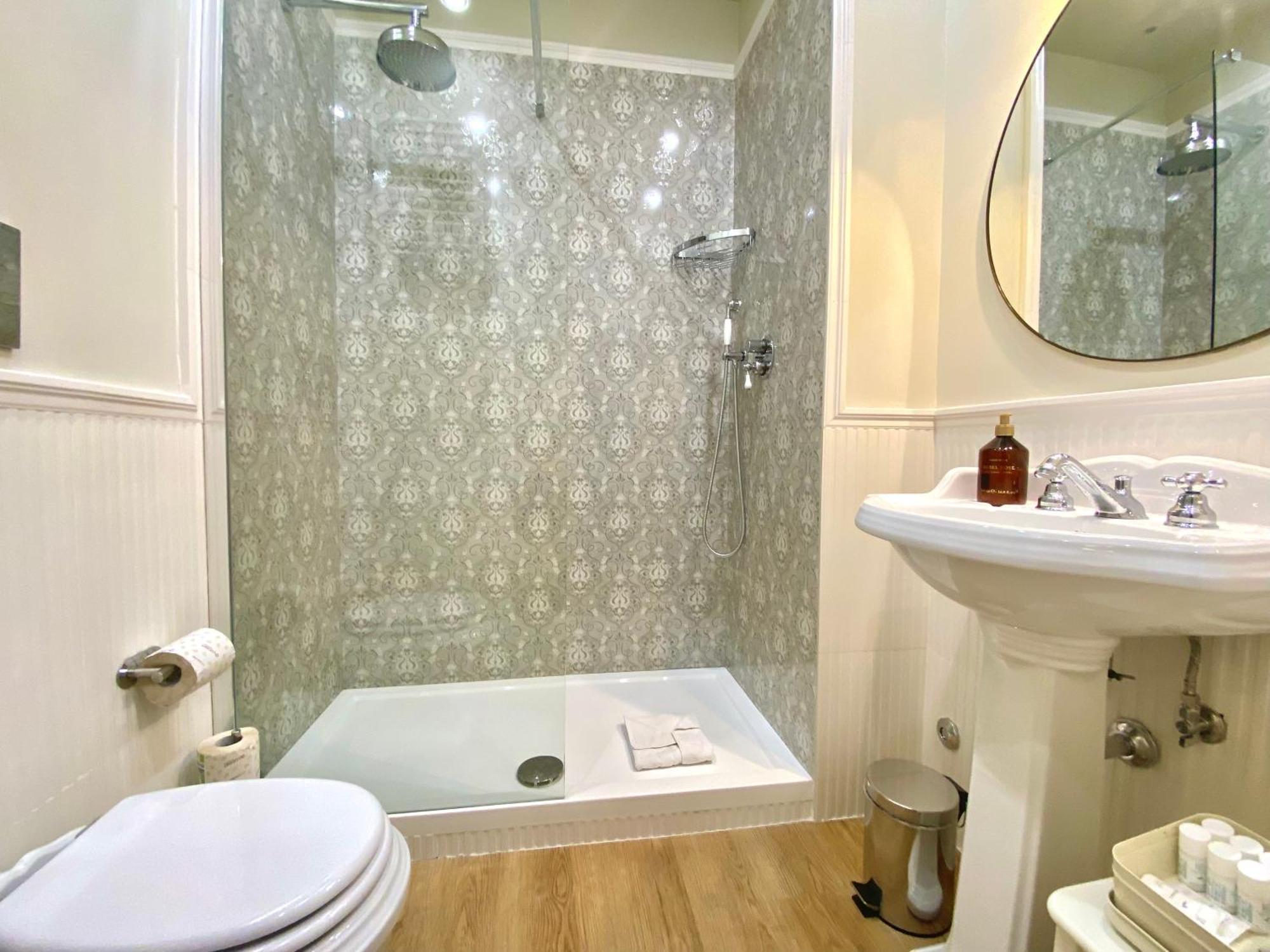 Queen Of Rome Luxury Rooms Bagian luar foto