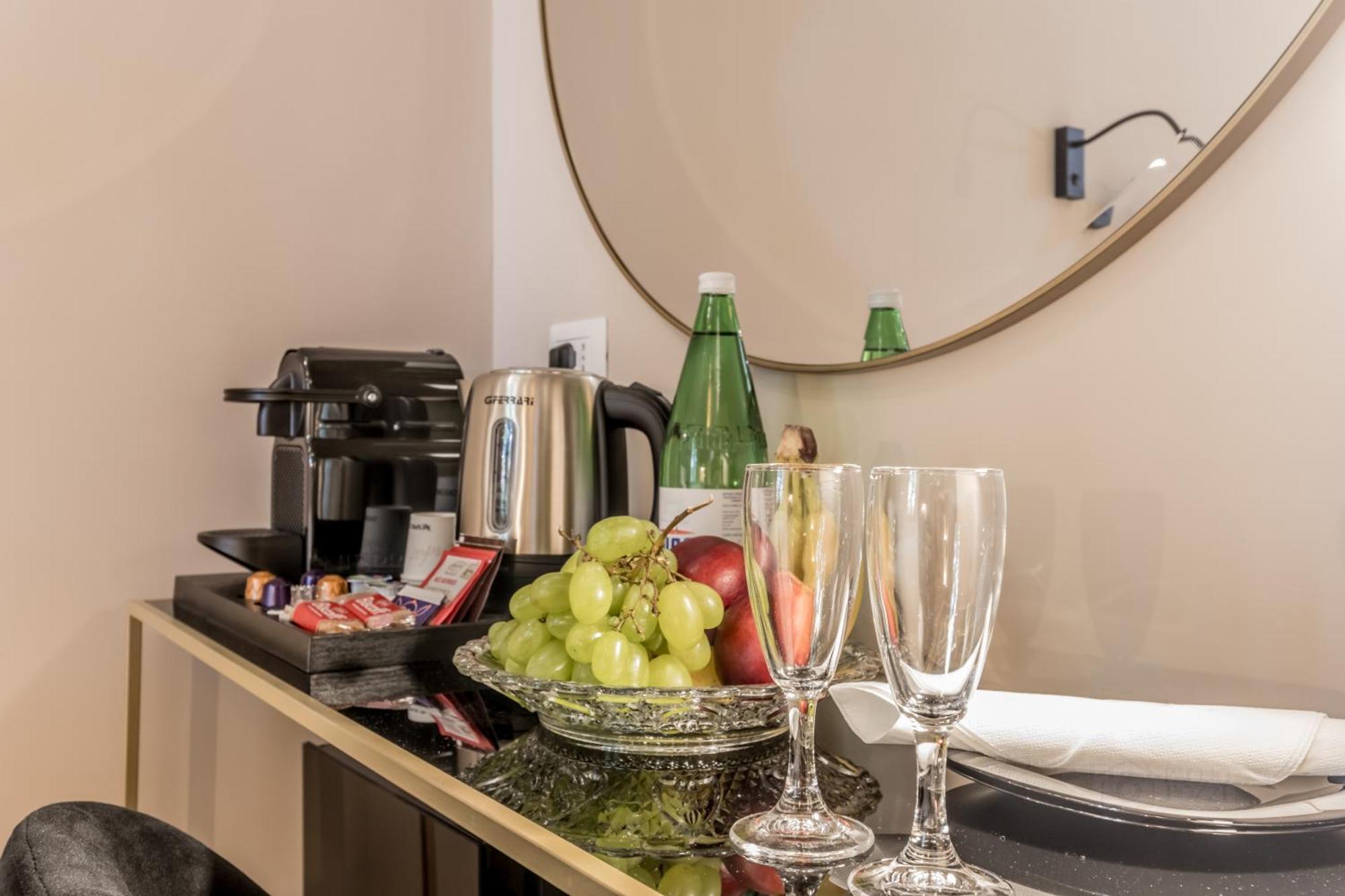 Queen Of Rome Luxury Rooms Bagian luar foto