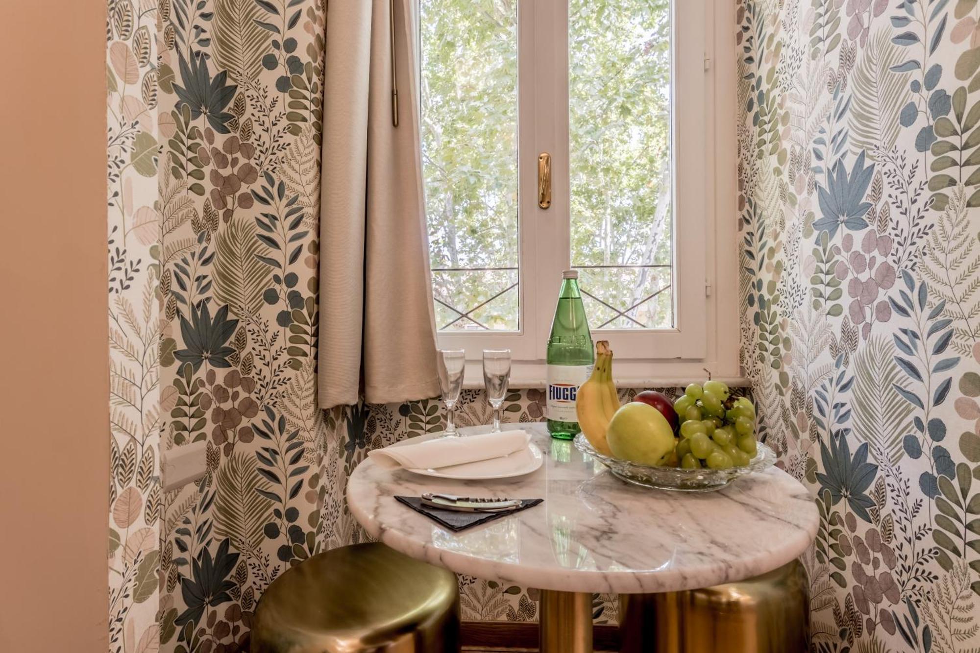 Queen Of Rome Luxury Rooms Bagian luar foto
