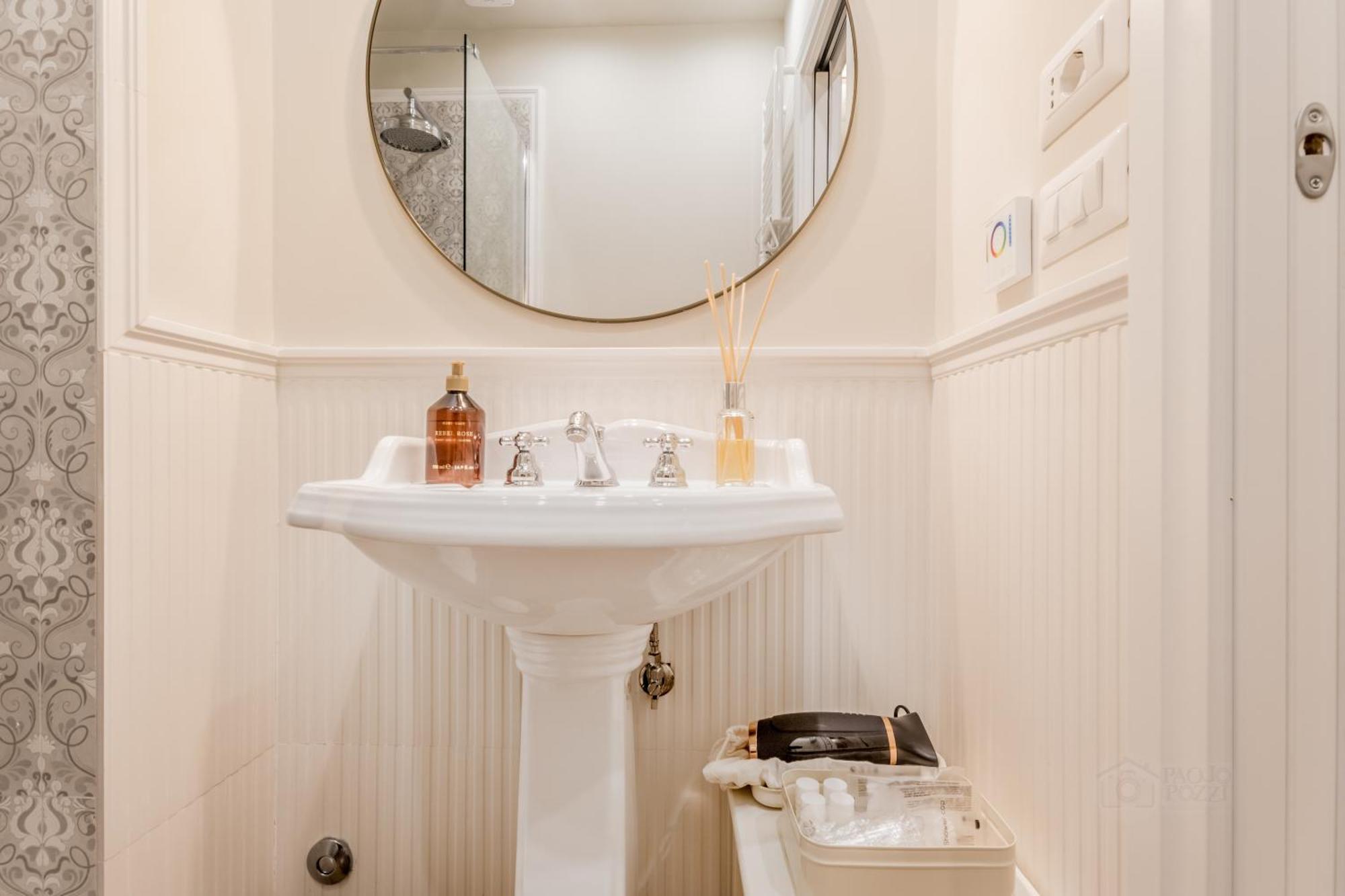 Queen Of Rome Luxury Rooms Bagian luar foto